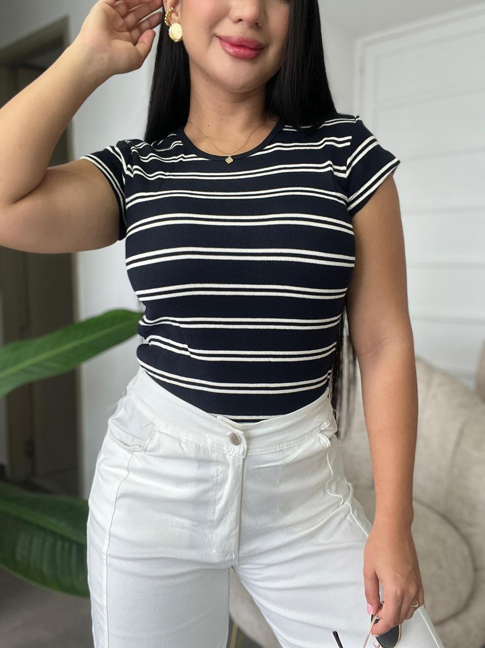 BLUSA EN HILO IMPORTADA