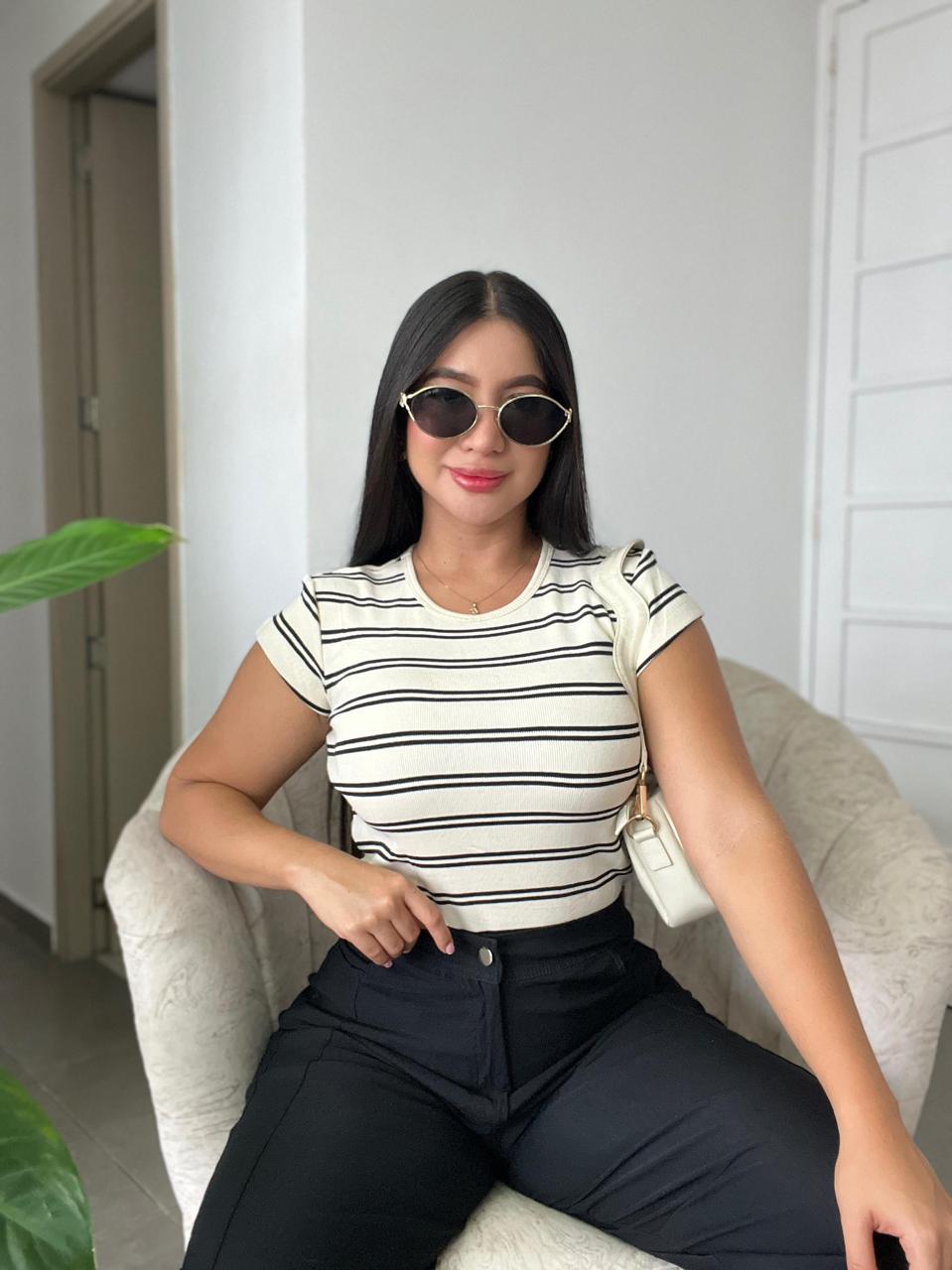 BLUSA EN HILO IMPORTADA