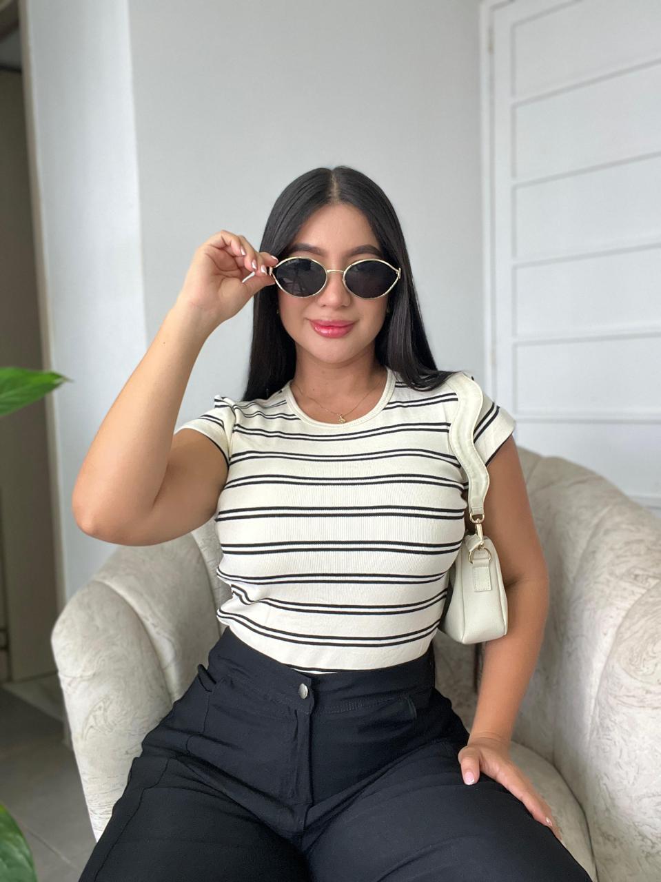 BLUSA EN HILO IMPORTADA